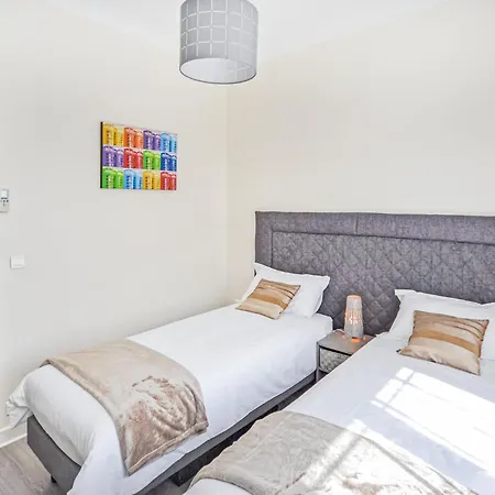 2 Bedroom Awesome In