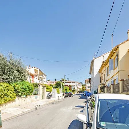 Appartement 2 Bedroom Awesome In *