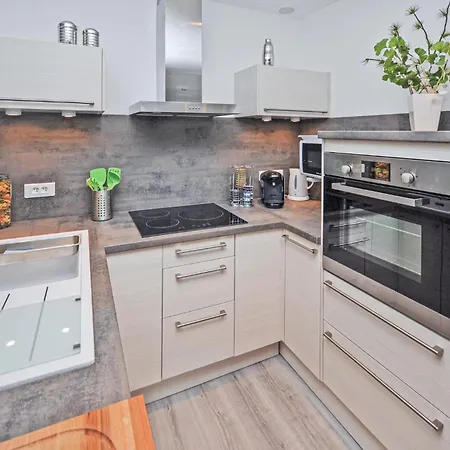 Lovely In With Kitchen *